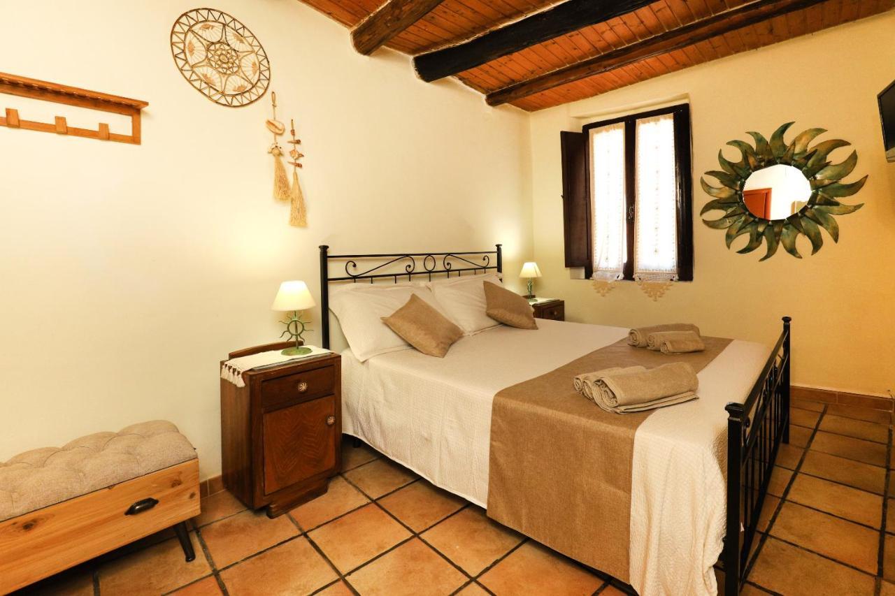 Bed and Breakfast La Favola Antica à Castelsardo Extérieur photo
