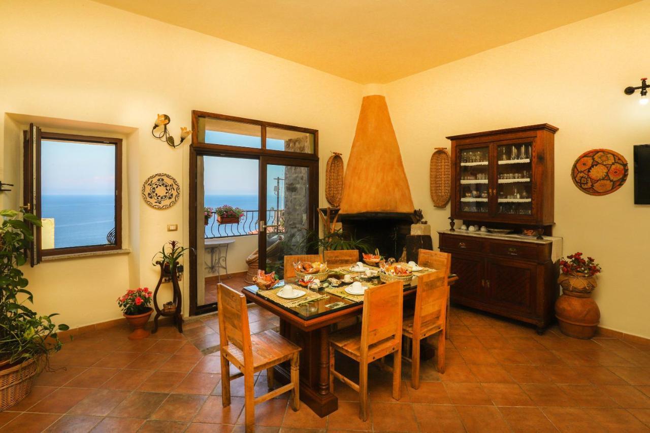 Bed and Breakfast La Favola Antica à Castelsardo Extérieur photo